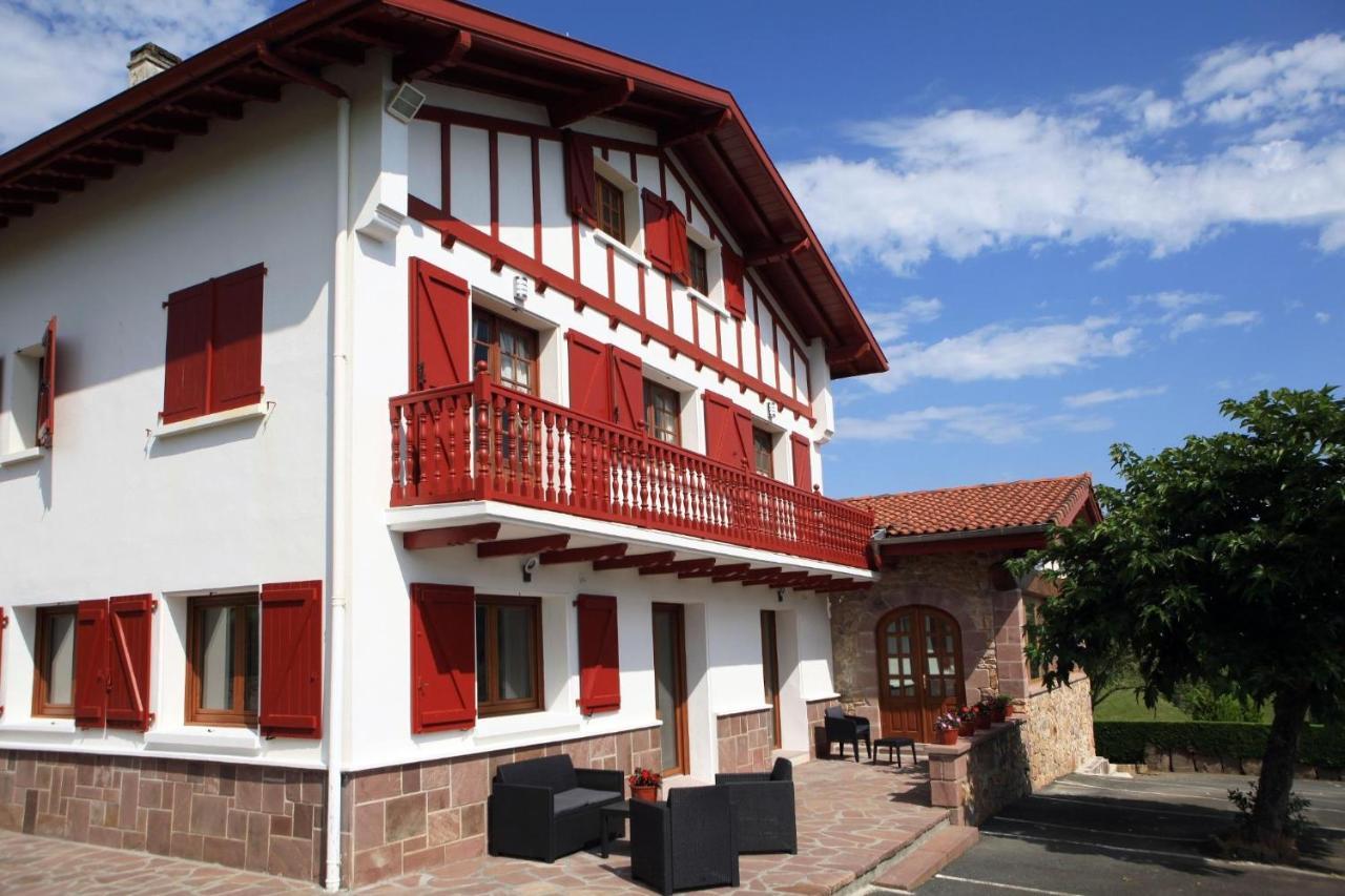 Apartamentos Armua Zugarramurdi Bagian luar foto